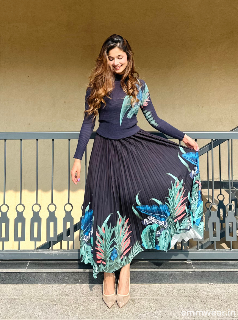 Black Canopy Skirt Set