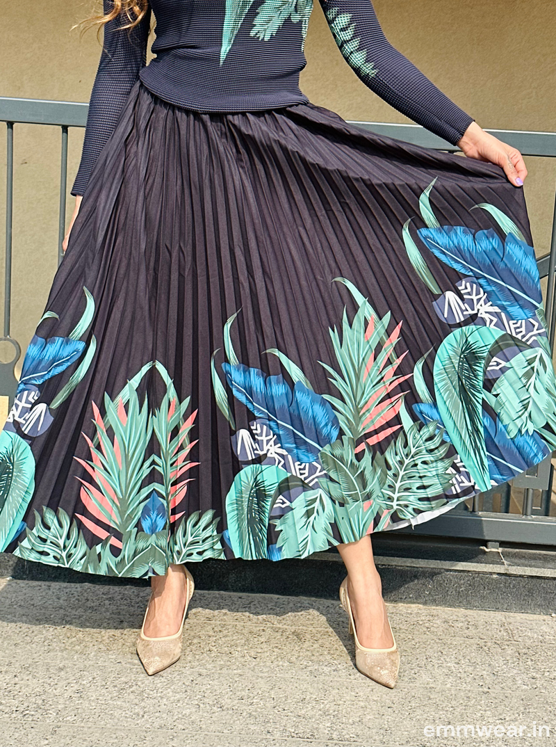 Black Canopy Skirt Set