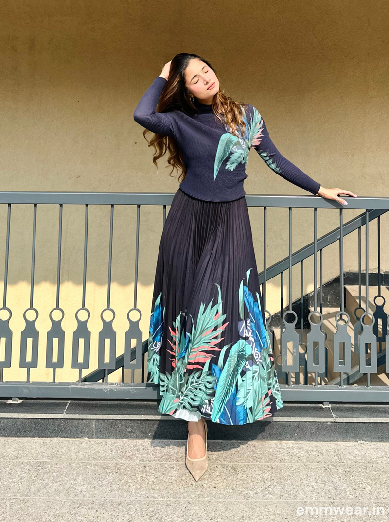 Black Canopy Skirt Set